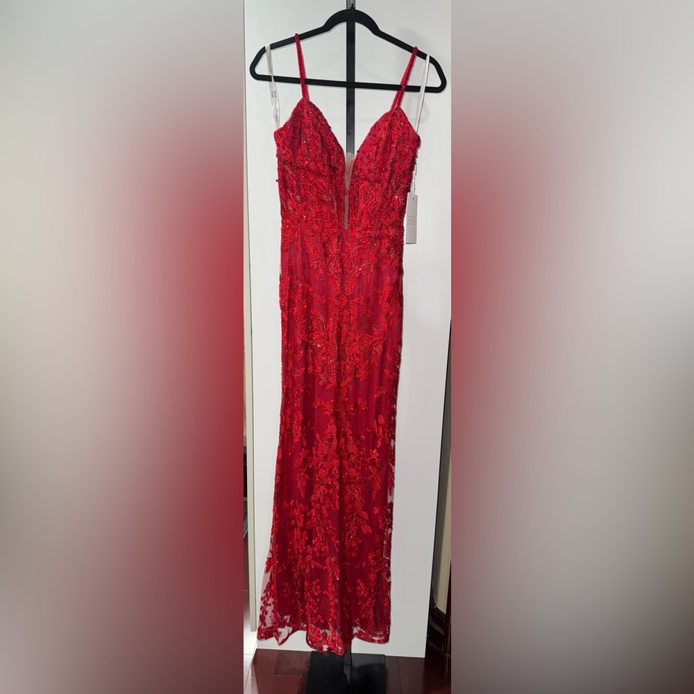 Embellished plunge neckline mermaid gown - Picture 4 of 9